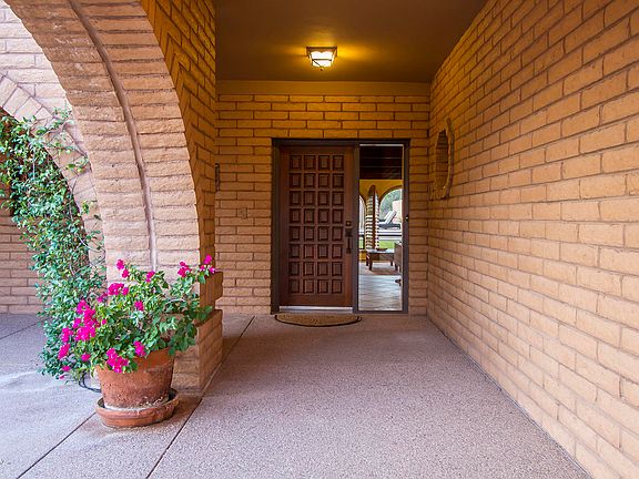 4th image of 8145 E Knollwood Ter