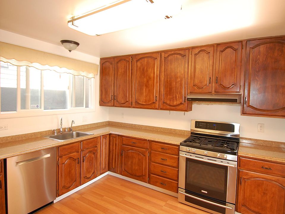 1st image of 2630 Quintara St