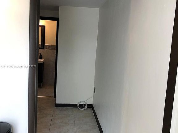 4th image of 1309 S 23rd Ave