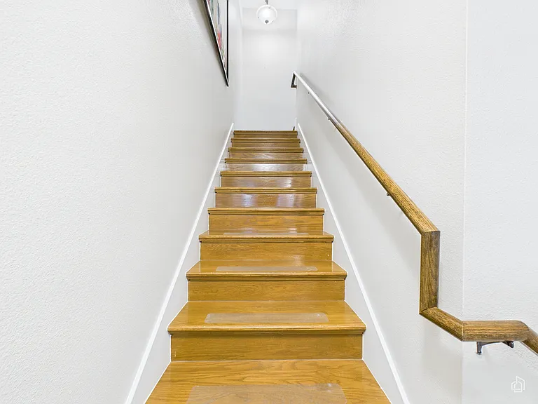 Simond Ave — Photo 7