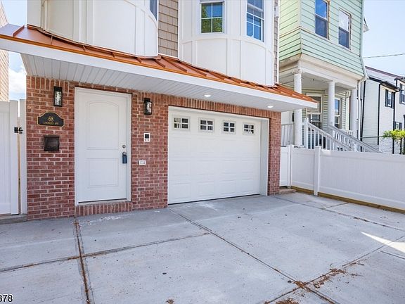 2nd image of 68 Lindsley Ave