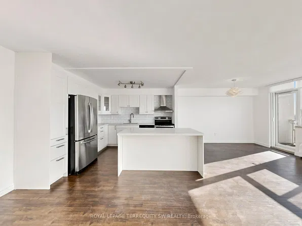360 Ridelle Ave #2301, Toronto, ON M6B 1K1