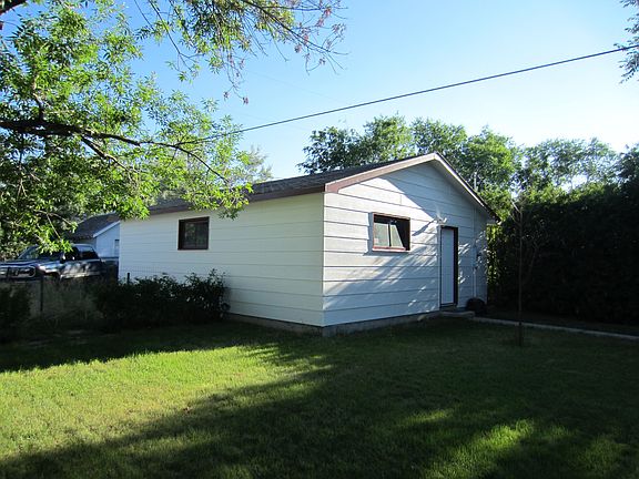 3rd image of 1535 Livingston Ave