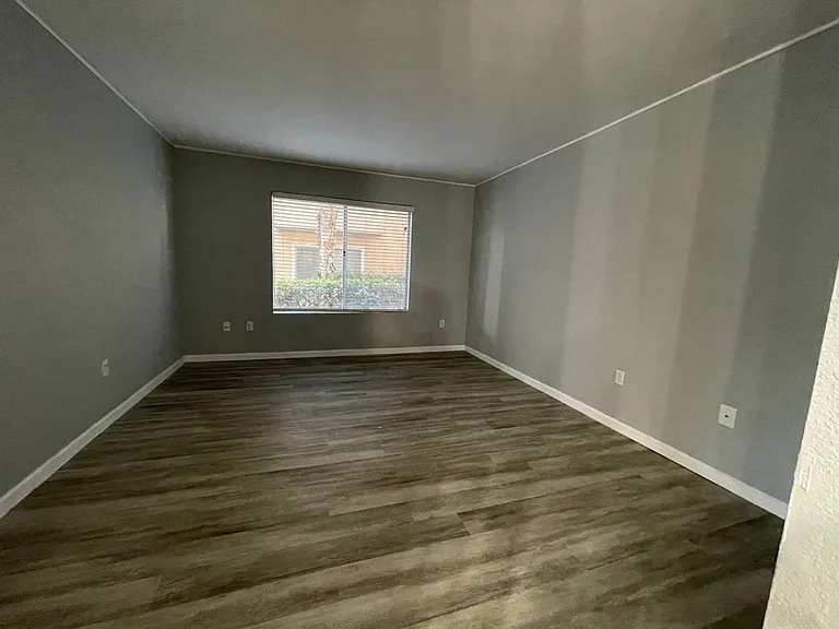 1137 Arbor Ln — Photo 13