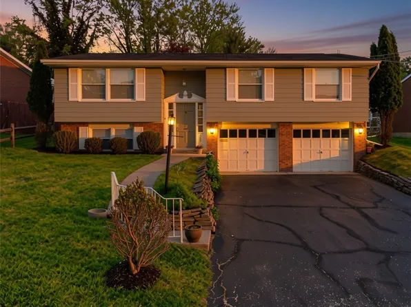 349 Crescent Garden Dr, Pittsburgh, PA 15235