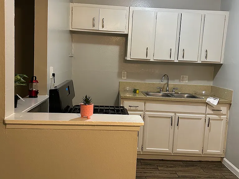627 Karesh Ave #3 — Photo 6