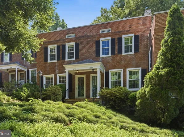 4892 28th St S, Arlington, VA 22206