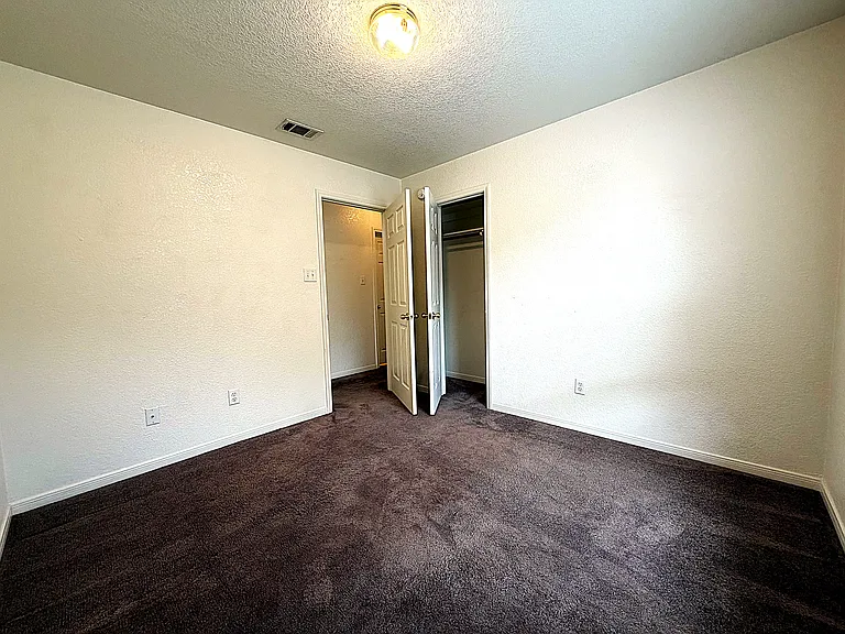 3305 Alicante Ct #B — Photo 18