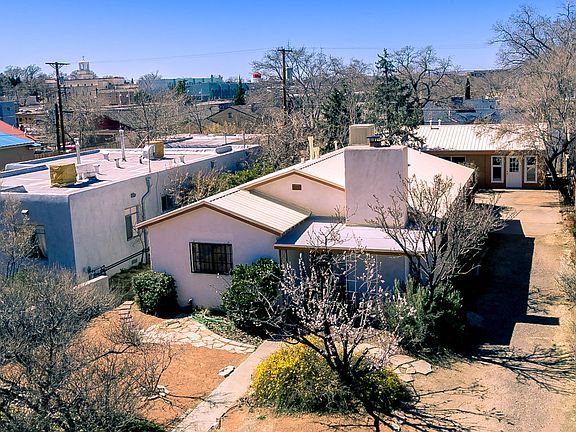2nd image of 213 Aliso Dr NE