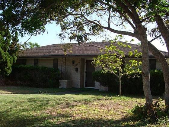 2nd image of 2829 Gollihar Rd