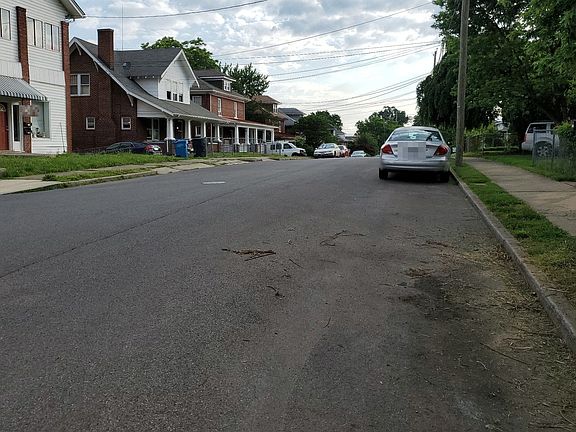 5th image of 705 Montrose Ave SE