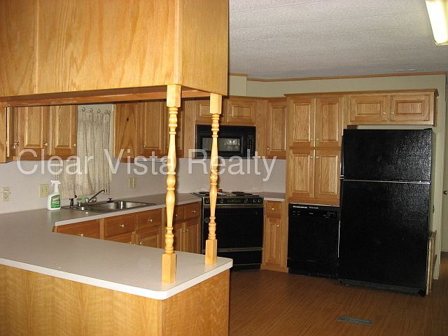 2nd image of 905 NE 5th St