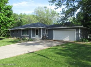 407 3rd St NW, Dodge Center, MN 55927