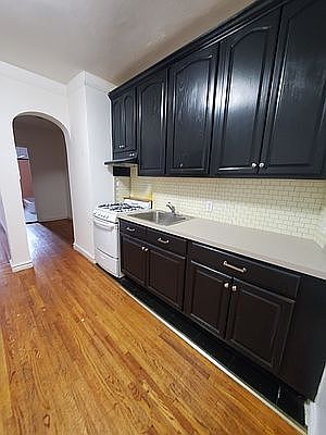 1st image of 41-15 45th St #3R1