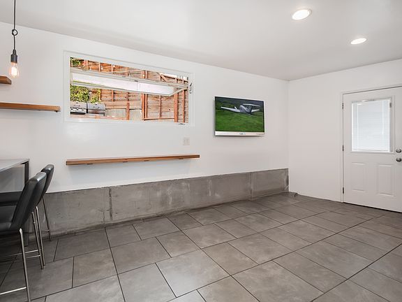 5th image of 615 W Avenue 28