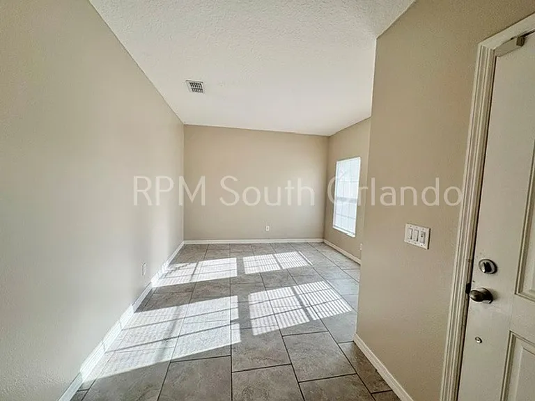 2751 Wadeview Loop — Photo 2