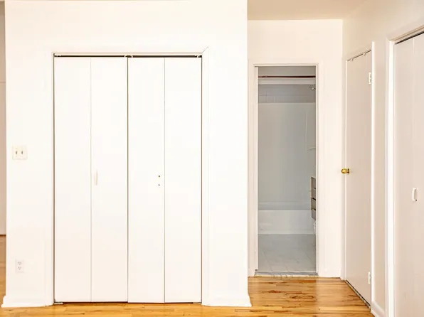 341 Monmouth Street image 11 of 23