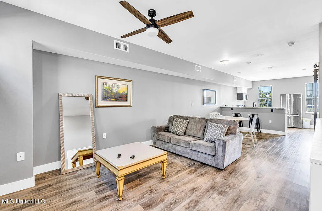 2 bed, 2.5 bath, 1500 sqft, $2,970 — Photo 3