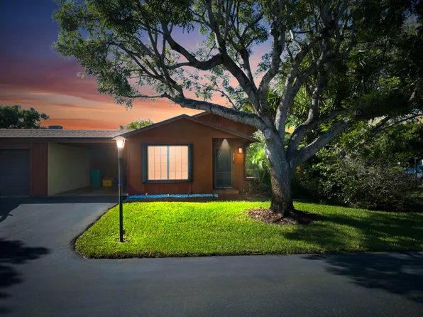 517 SE 27th Terrace, Boynton Beach, FL 33435