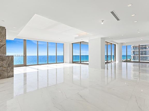 4th image of 17975 Collins Ave #901/1001