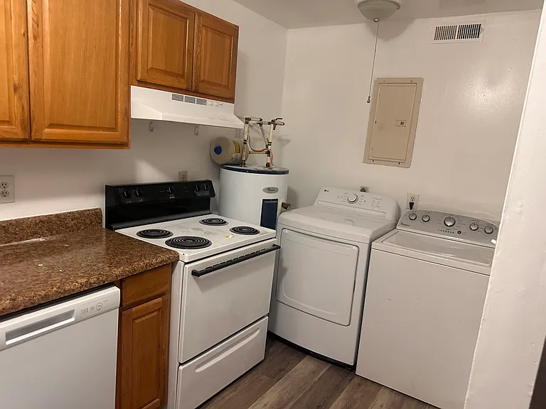 266 Ford Ave #1 — Photo 8
