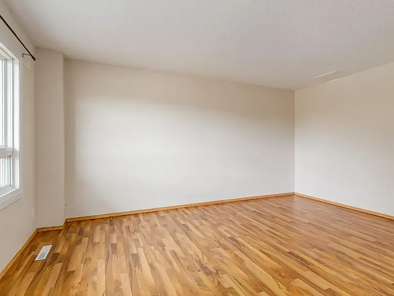 225 Upland Dr SE — Photo 14