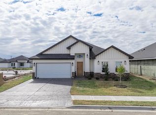 1013 Magnolia St, Mission, TX 78573