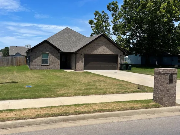 224 E College St, Bono, AR 72416