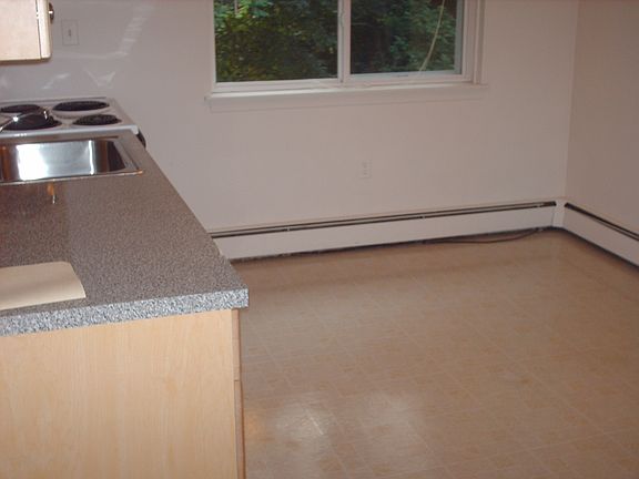 4th image of 56 Curtis St APT 2