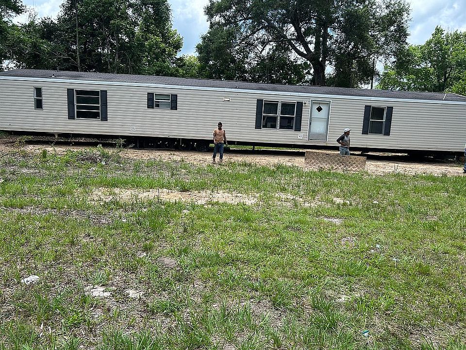 1st image of 102 Texas St