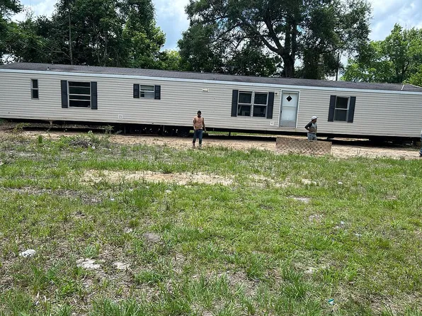 102 Texas St, Daisetta, TX 77533