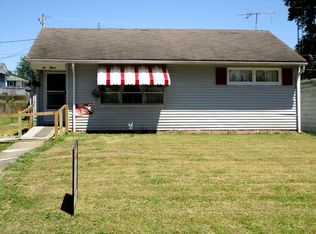 612 Schumaker St, Carmi, IL 62821