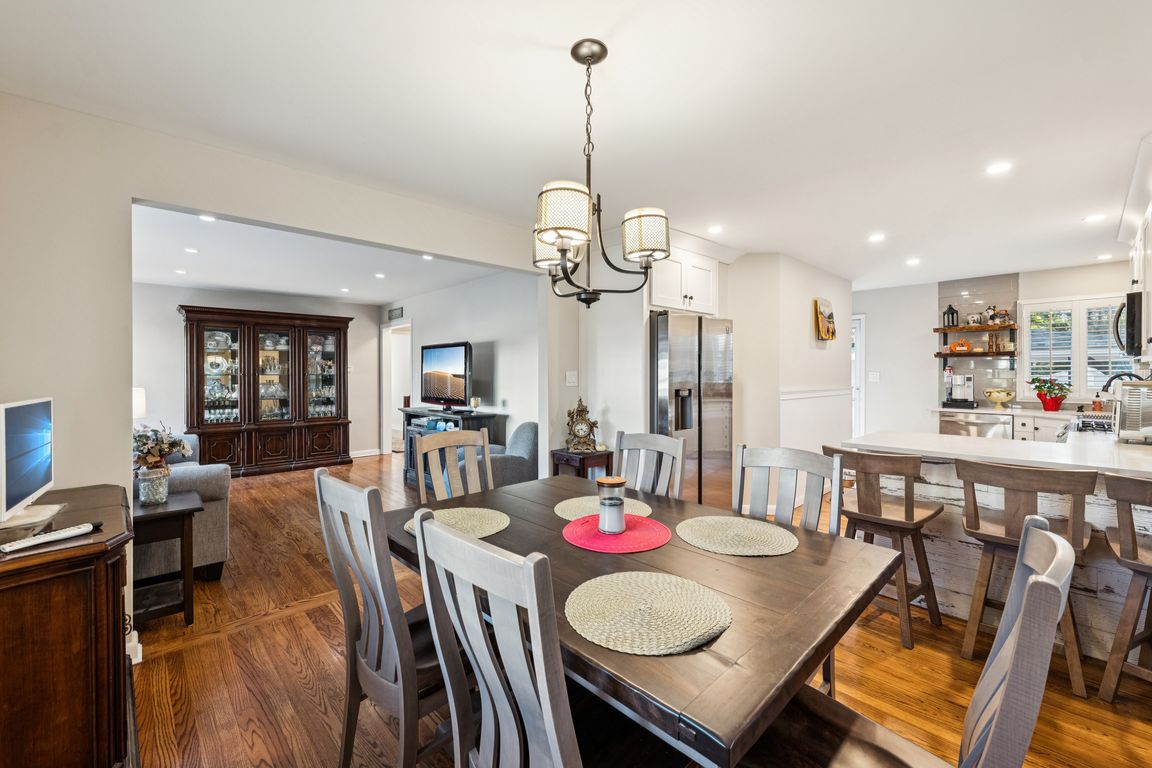 next background image