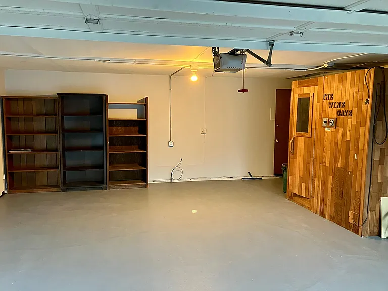 1660 Oak Ave — Photo 35
