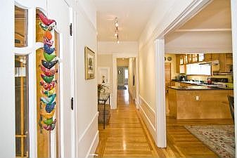:: 372 29th Avenue