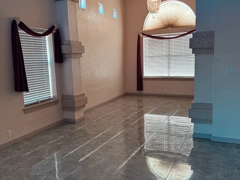 819 Bryce Canyon St SE — Photo 2