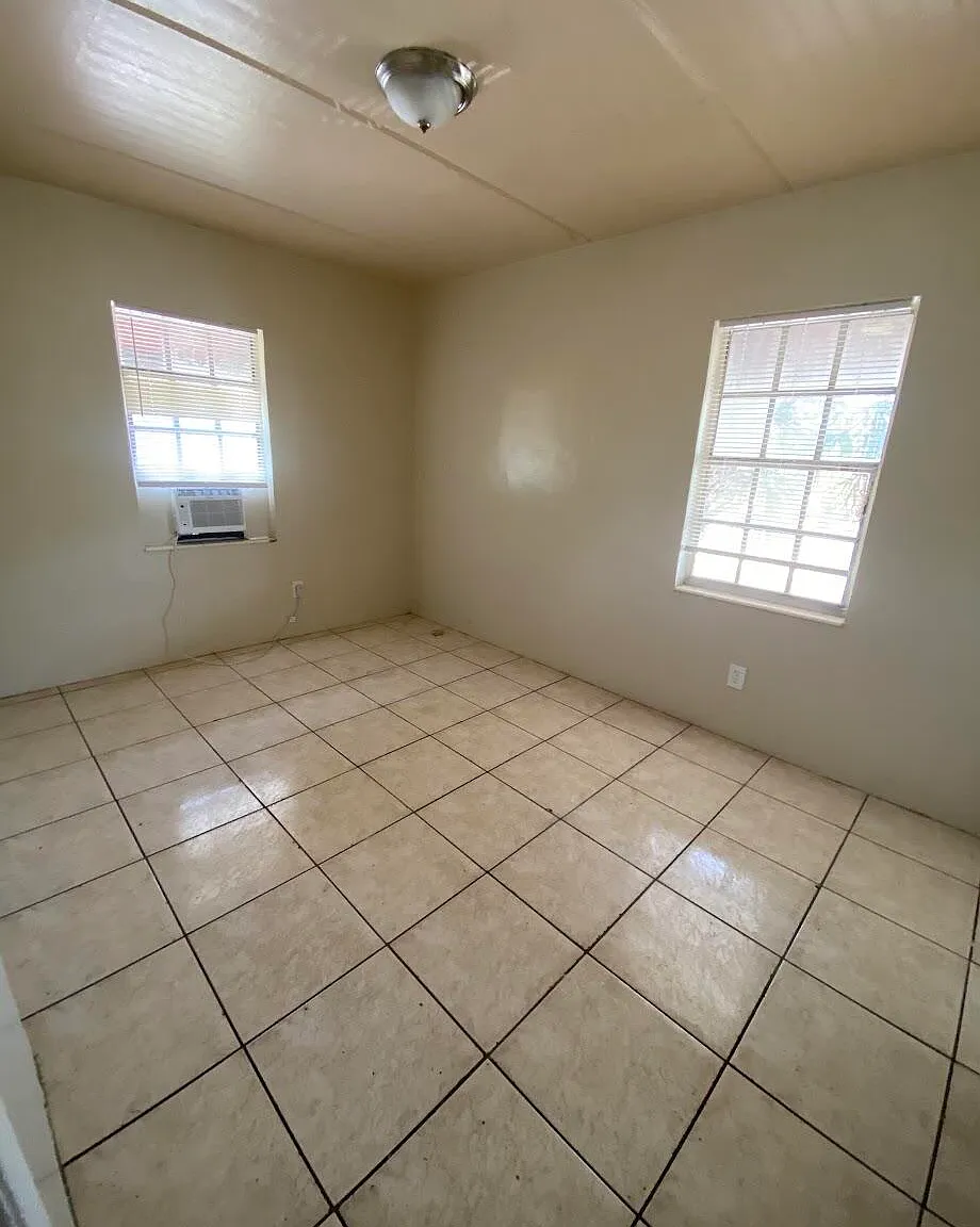 2 bed, 1.0 bath, 450 sqft, $1,100 — Photo 4