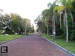 LESS THAT 3 BLOCKS FROM GULFPORT BEACH