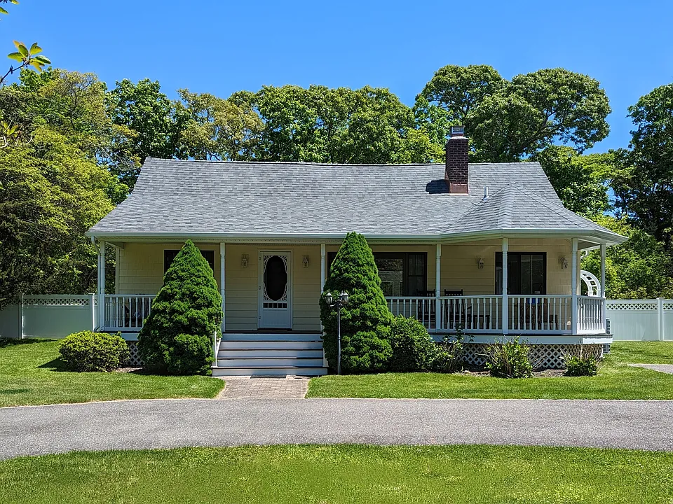 43 Scotts Landing Rd