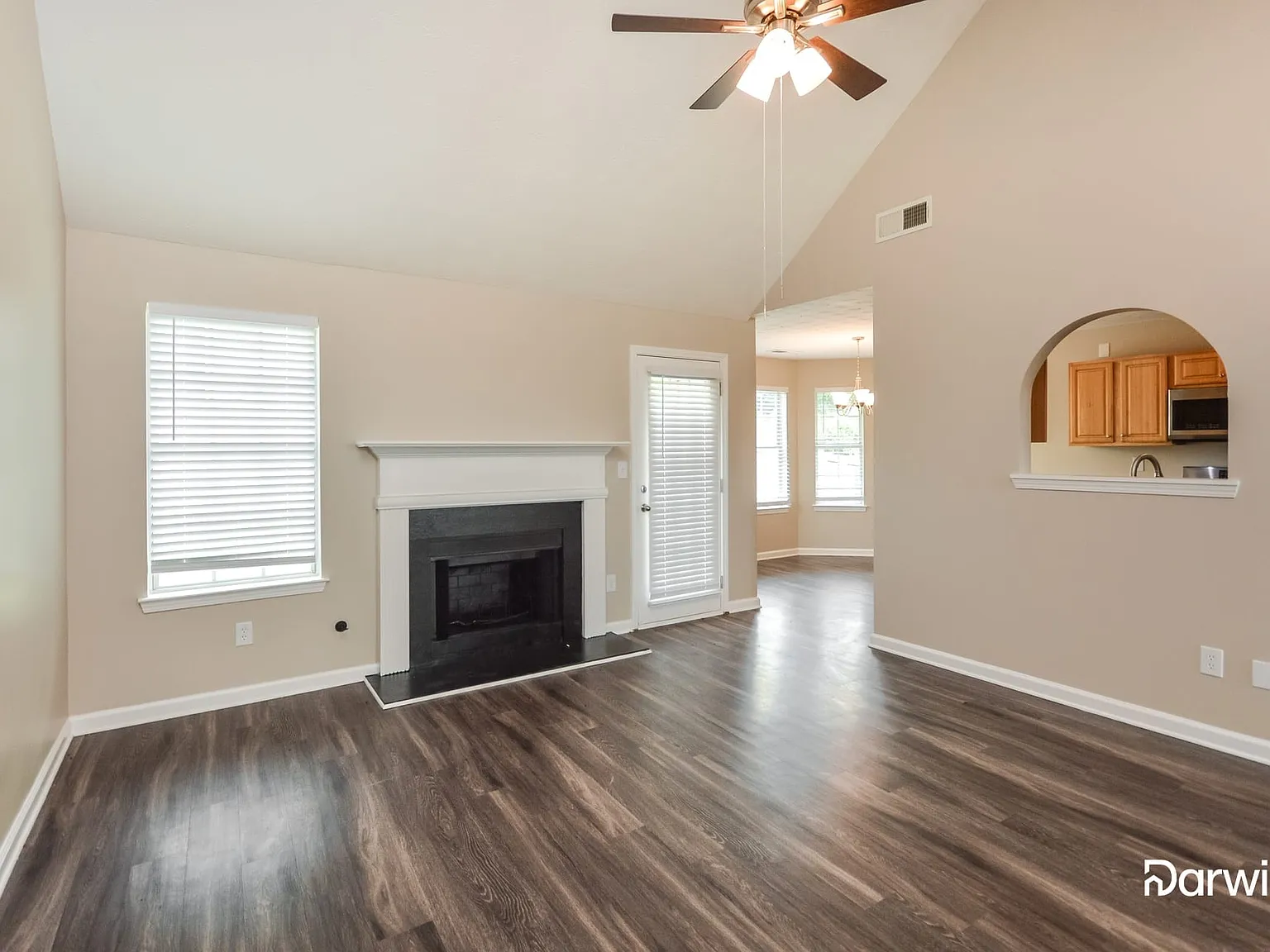 3 bed, 2.0 bath, 1445 sqft, $1,899 — Photo 4