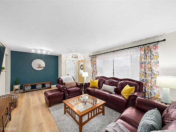 2nd image of 1502 W 6th Ave