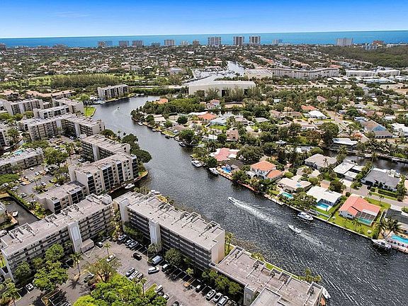 4th image of 14 Royal Palm Way Unit 102
