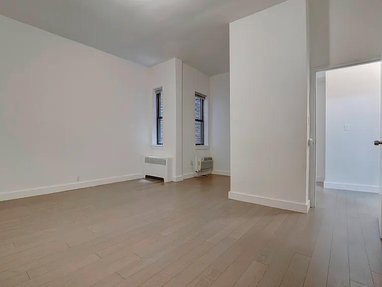 148 E 30th St #3E — Photo 3
