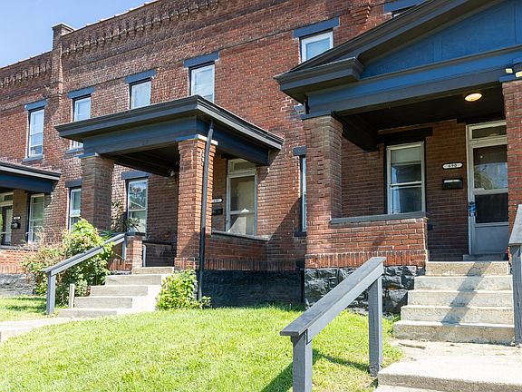 3rd image of 686 E Whittier St #686