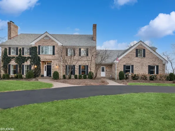 18 Creekside Ln, Barrington, IL 60010