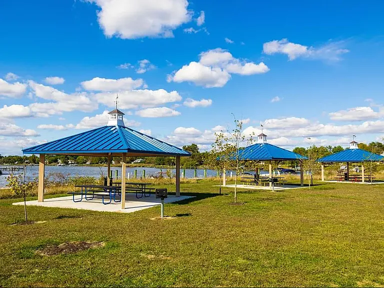 Pavilions on same location as Centreville Warf