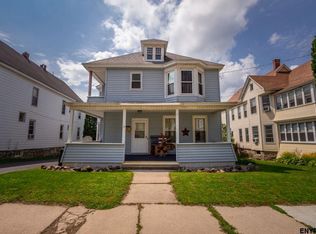 18 Phillips St, Amsterdam, NY 12010