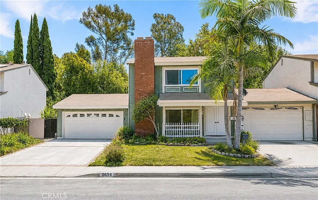 5 bed, 2370 sqft, $3,200 — Photo 1