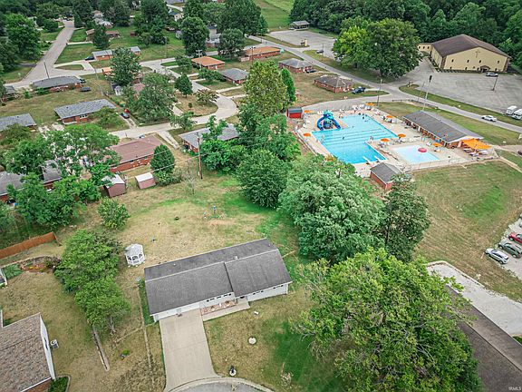 4th image of 469 David Dr