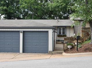 819 Knickerbacker Dr, Ballwin, MO 63021